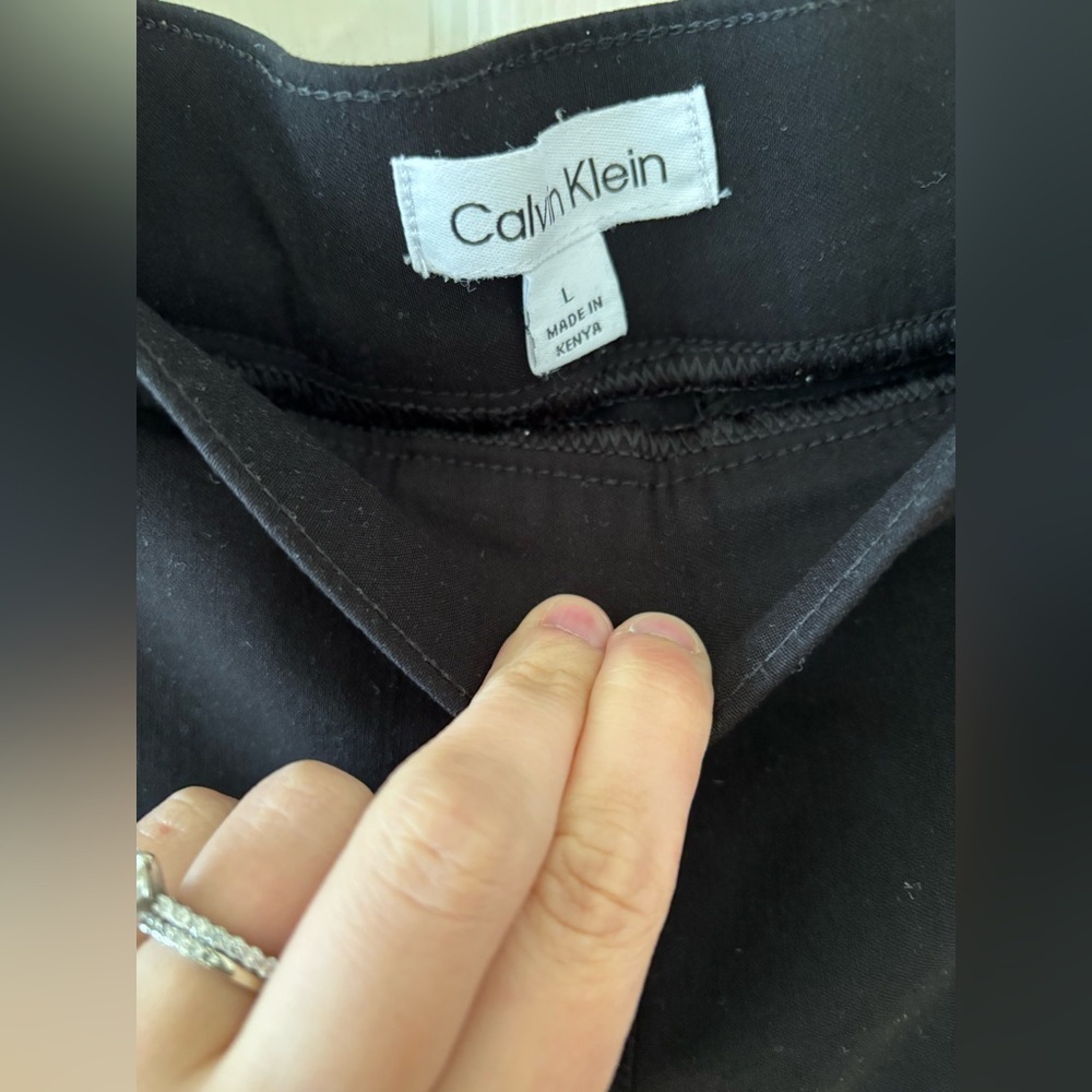 Women’s Calvin Klein Sz Large Black Cropped Length Slacks with Flare - Picture 3 of 4